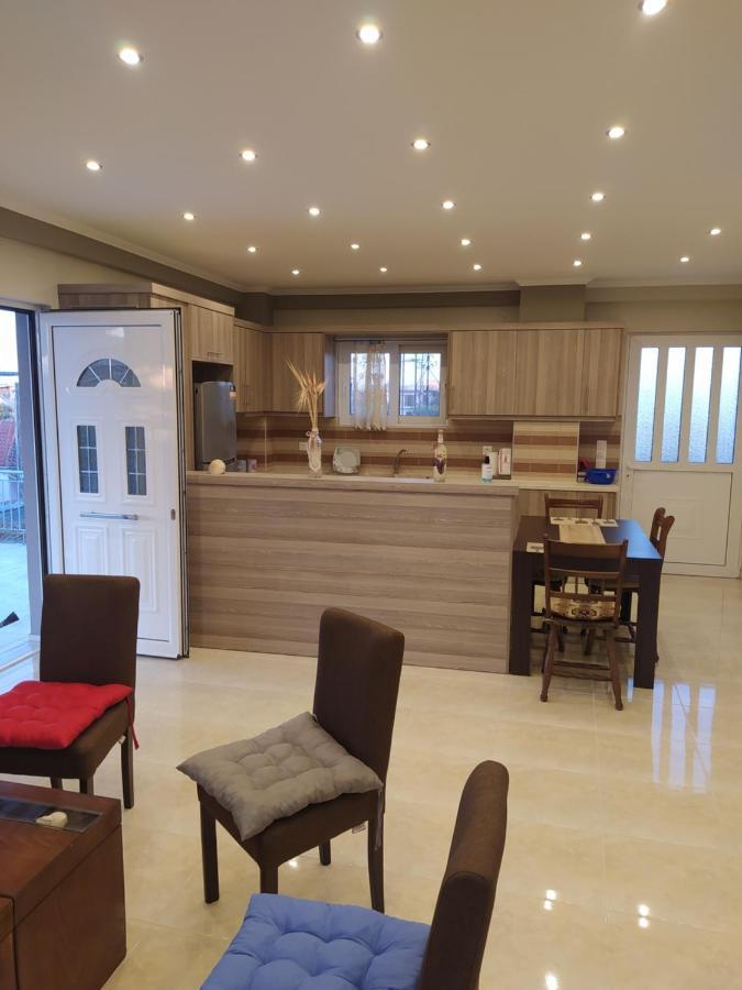 Just Constructed! Villa Gastuni Eksteriør billede